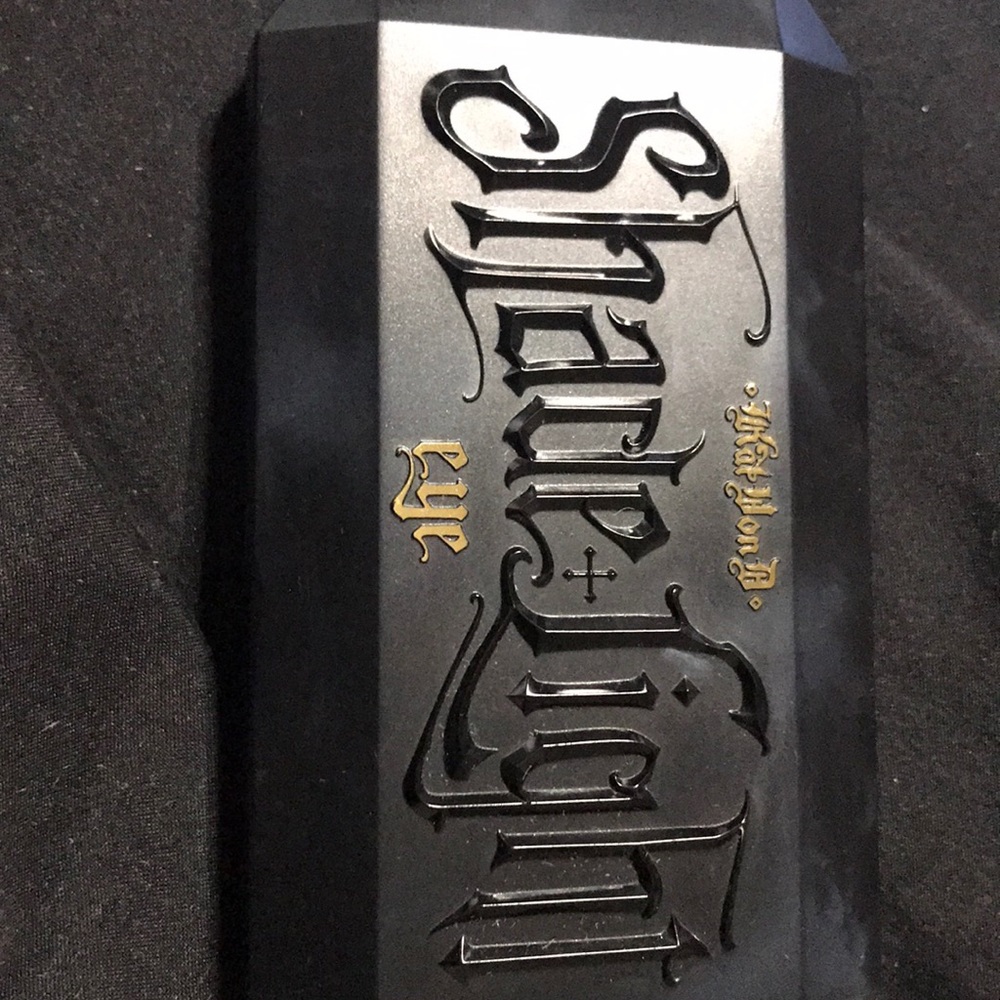 Kat Von d plum eyeshadow